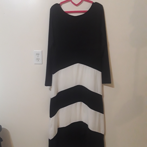 Black White Color Block Long Sleeve Maxi Dress - Picture 6 of 8